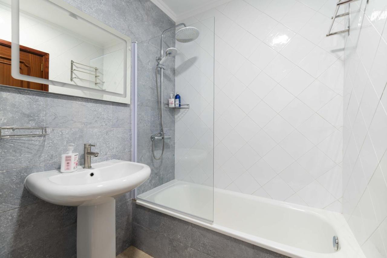 Apartamento Espacioso Cerca De La Playa Con Aire Acondicionado Apartment Moaña Exterior foto